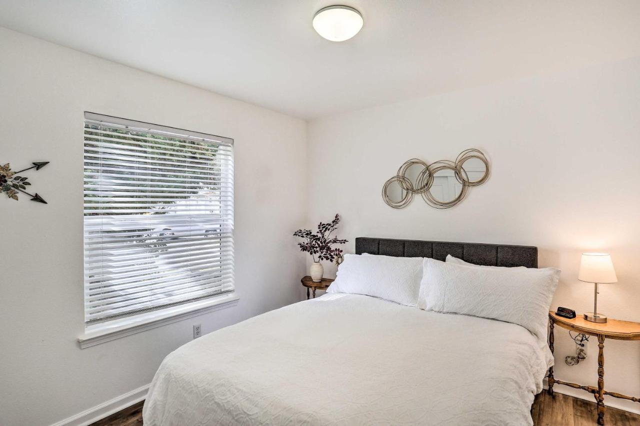 Mount Shasta Escape With Balcony About Walk To Dtwn Villa Екстериор снимка
