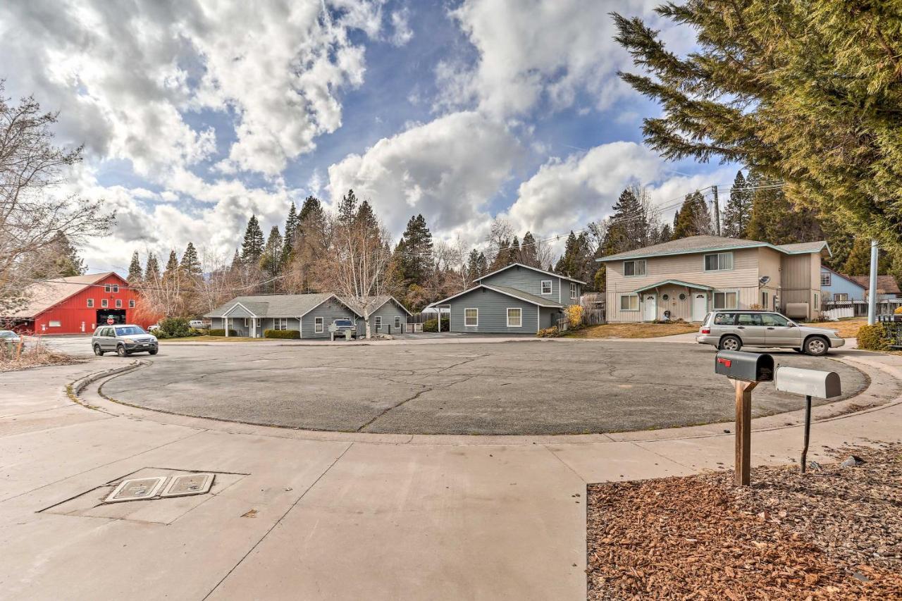 Mount Shasta Escape With Balcony About Walk To Dtwn Villa Екстериор снимка
