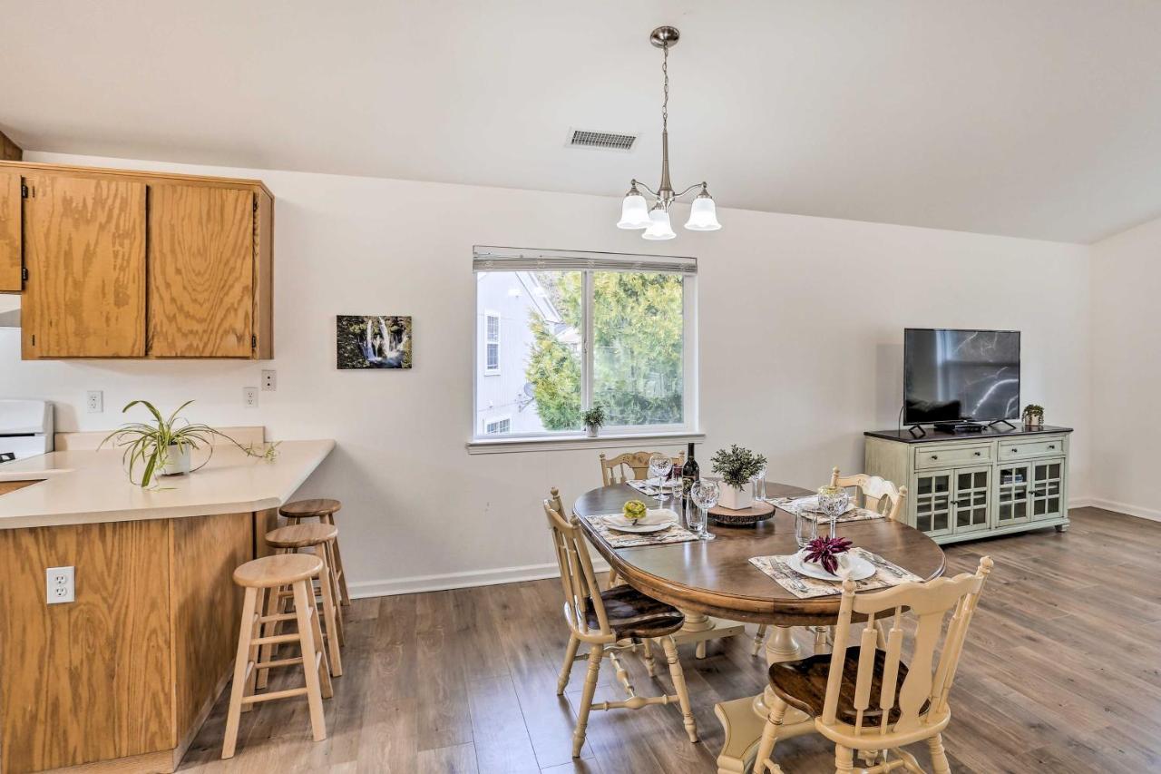 Mount Shasta Escape With Balcony About Walk To Dtwn Villa Екстериор снимка